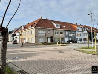 Tucked away near the charming Old Knokke, this characterful corner house represents a rare opportunity for those seeking an exclusive...