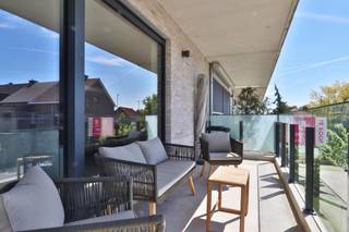 Bent u op zoek naar een recent en uiterst energiezuinig appartement met drie slaapkamers en een ruim zonnig terras in Beveren...