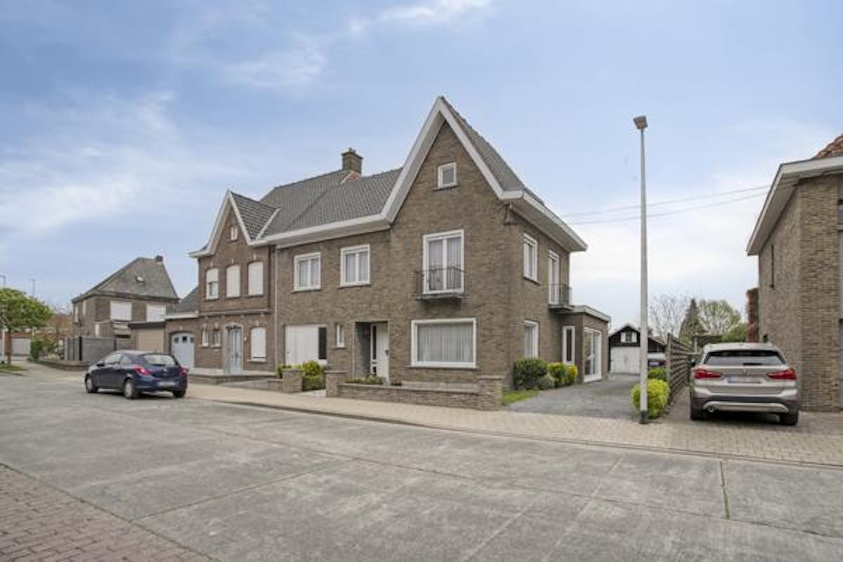 Karaktervolle woning te Izegem - foto 2