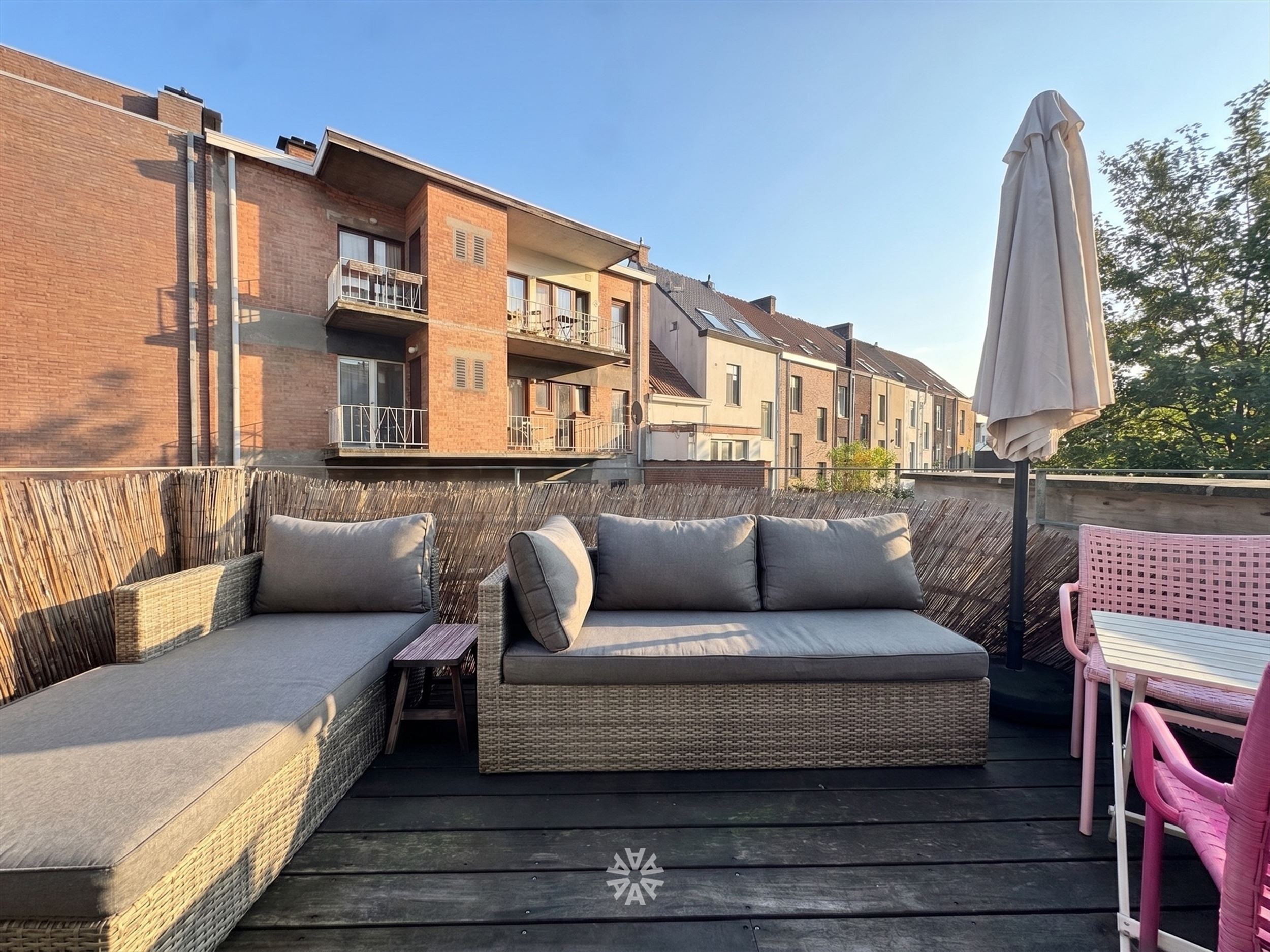 Lichtrijk charmant één slaapkamer appartement met terras te huur in Gent - foto 4