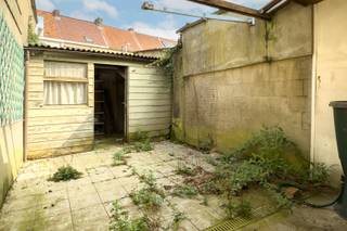 Gelegen aan de rand van Gent in een rustige autoluwe straat, bevindt zich deze te renoveren woning, in de onmiddellijke nabijheid van het...