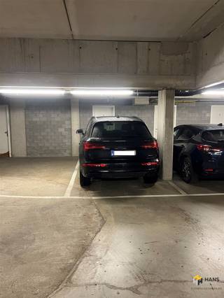 <p><span>Goed gelegen autostaanplaats in 2060 Antwerpen vlakbij Park Spoor Noord. De garage valt te betreden via een automatische poort. Voor heel ons aanbod of een gratis schatting ga naar www.hansimmo.be of bel 03/290.30.30.</span></p><p><span> </span></p>