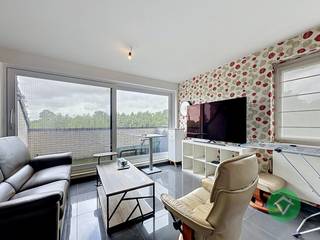 Residentieel gelegen op een absolute toplocatie in het hart van Koekelare bevindt zich dit lichtrijke appartement op de tweede verdieping. Dankzij...