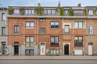Instapklare woning met o.a. een bewoonbare oppervlakte van 175 m², 4 slaapkamers, mogelijkheid tot 3 badkamers en aangename tuin. EPC label B...