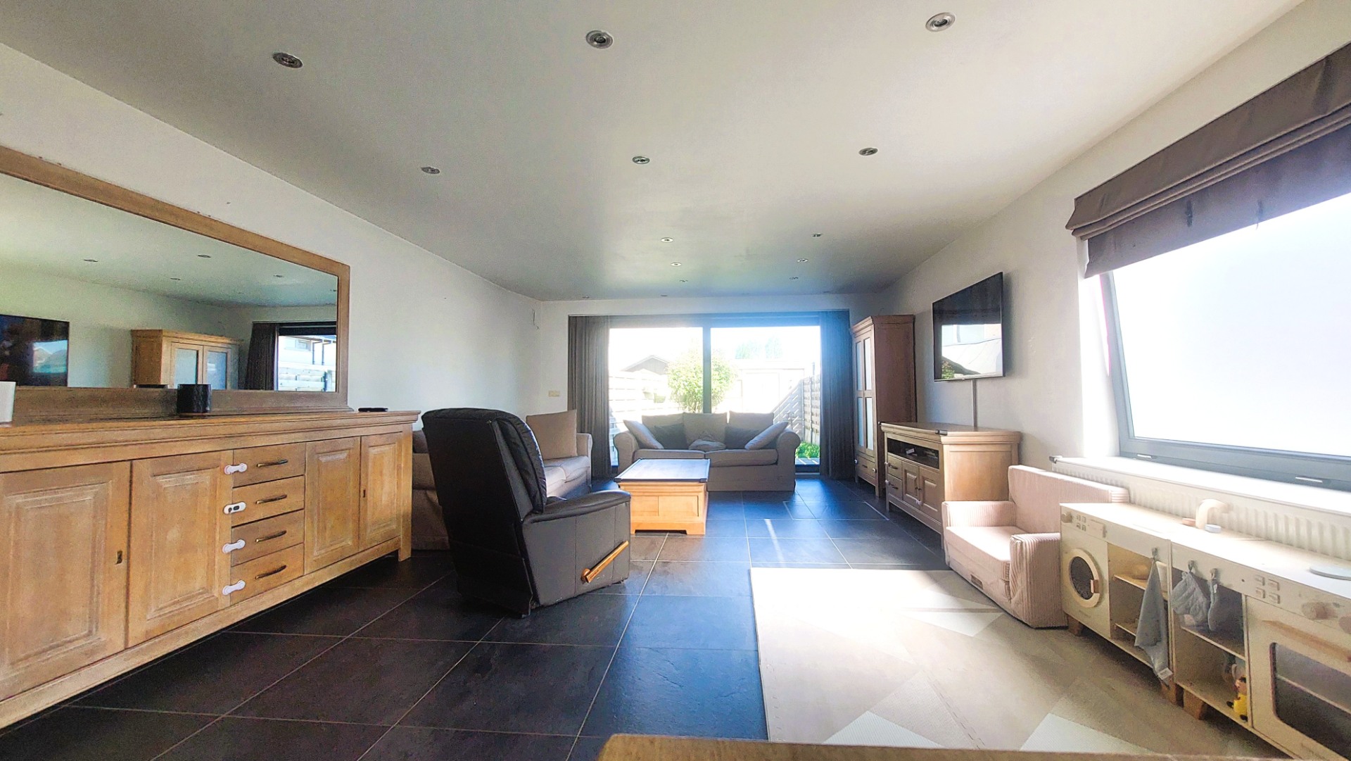 Half open bebouwing met 3 slaapkamers, tuin en terras te Bredene - ideaal investeringspand - photo 4