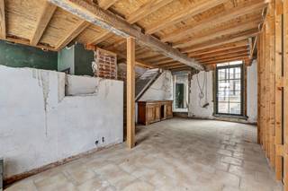 Voor meer info of een bezoek, bel 0479 45 88 51 - Op een strategische locatie bevindt zich deze te renoveren woning. Verschillende...