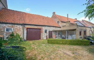 In een rustige straat, onder de kerktoren van Middelburg, bevindt zich deze karaktervolle woonst met een gevelbreedte van ca. 25 meter op 1 664m².<br />De woning geniet van een uitstekende ligging in een rustige straat, vlak bij belangrijke invalswegen.<br />Op het gelijkvloers zijn er 2 ruime leefruimtes en een keuken met toegang tot de zuidgerichte tuin met ruim terras. Grote kelder, gastentoilet, wasplaats en grote garage.<br />Op de verdieping bevinden zich drie volwaardige slaapkamers.<br />
<div>
<div>RICHTRIJS - 399.000 EUR - De vermelde prijs is een richtprijs: ieder bod wordt voorgelegd aan de eigenaars, die al dan niet kunnen ingaan op het voorstel.<br /><span><span><span><span><span><span><span><span><span><span><span><span><span><span><span><span><span><span><span><span> </span></span></span></span></span></span></span></span></span></span></span></span></span></span></span></span></span></span></span></span>
<div>
<div>
<div>
<div>
<div>
<div><span><span><span><span><span><span><span><span><span><span><span><span><span><span><span><span><span><span><span><span><span><span><span><span><span><span><span><span><span><span><span><span><span><span><span><span><span><span><span><span><span><span><span><span><span><span><span><span><span><span><span><span><span><span><span><span><span><span><span><span><span><span><span><span><span><span>Contacteer PERSPECTIEF VASTGOED – 7 op 7 bereikbaar – voor meer informatie of een bezoek.<br />Bel 050/550.750 of mail naar info@perspectiefvastgoed.be</span></span></span></span></span></span></span></span></span></span></span></span></span></span></span></span></span></span></span></span></span></span></span></span></span></span></span></span></span></span></span></span></span></span></span></span></span></span></span></span></span></span></span></span></span></span></span></span></span></span></span></span></span></span></span></span></span></span></span></span></span></span></span></span></span></span></div>
</div>
</div>
</div>
</div>
</div>
</div>
</div>