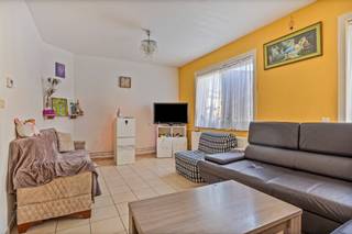 Bent u op zoek naar een appartement met potentieel en een goede ligging? Dit ruime appartement op de tweede verdieping van een kleinschalig...