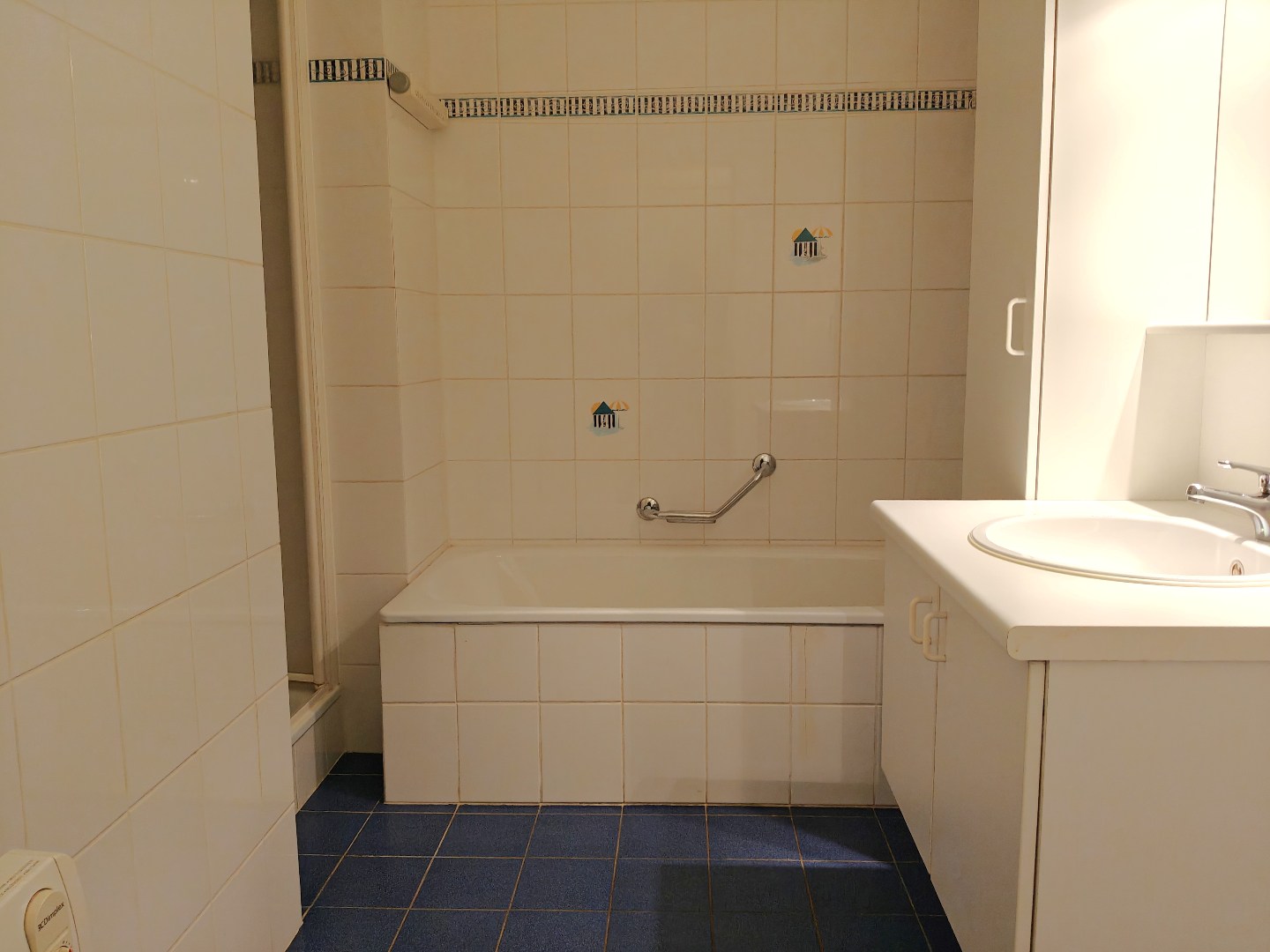 Centraal gelegen, ruim 2 slaapkamerappartement op wandelafstand van de Zeedijk. - foto 3