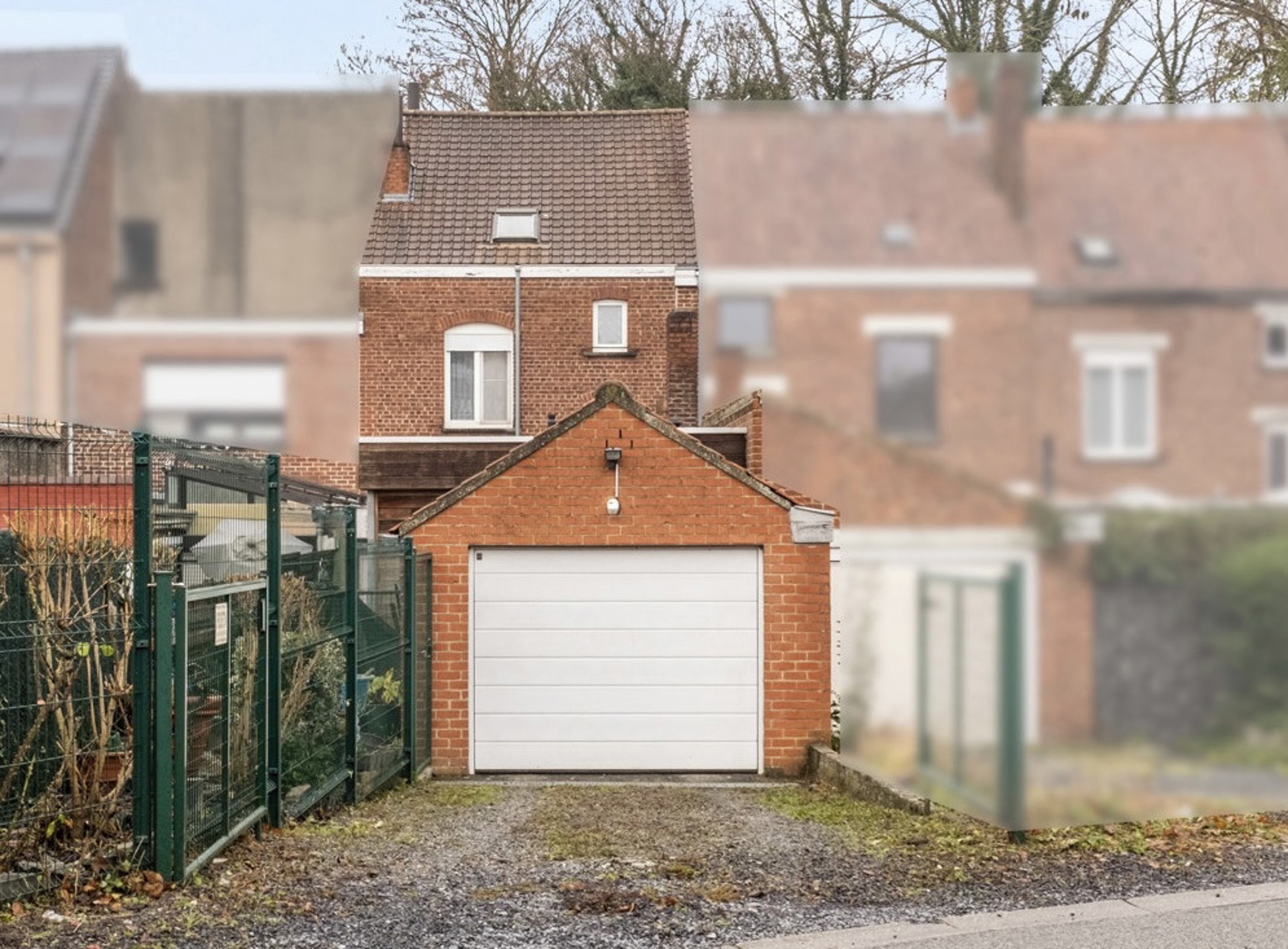 Woning met garage en 3 slk, goedgelegen. - foto 2