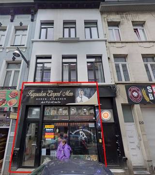 Commercieel gelijkvloers te koop, momenteel verhuurd aan een kapper aan 1.345 euro per maand. <br />De gelijkvloerse opp. bedraagt 109 m². <br />EPC Label C. Ideaal wanneer u op zoek bent naar een betaalbare investeringseigendom te Antwerpen. <br /><br />