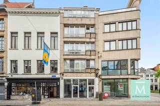 <p><span>Kantoor/Winkel/handelsruimte te huur gelegen in het hartje van Mechelen</span></p><p><span>Deze ruimte is gelegen op een top locatie, tussen de Korenmarkt en de Ijzerenleen !</span></p><p><span>Ideaal in te richten als kantoor, winkel of handelsruimte. Het pand beschikt tevens over een aparte keuken en een toilet.</span></p><p><span>Water en verwarming zijn gemeenschappelijk en inbegrepen in de huurprijs !</span></p><p><span>Het pand is onmiddellijk beschikbaar alsook energiezuinig door het gunstige EPC label C !</span></p><p><span>NIET geschikt voor een kapperszaak NOG Horeca !</span></p><p><span>Bent u op zoek naar een ruimte om uw eigen zaak te starten in het centrum van Mechelen ? </span></p><p><span>Aarzel niet en neem contact op met De Makelaardij - 015 20 20 82 - info@demakelaardij.be</span></p><p><span> </span></p><p><span> </span></p>