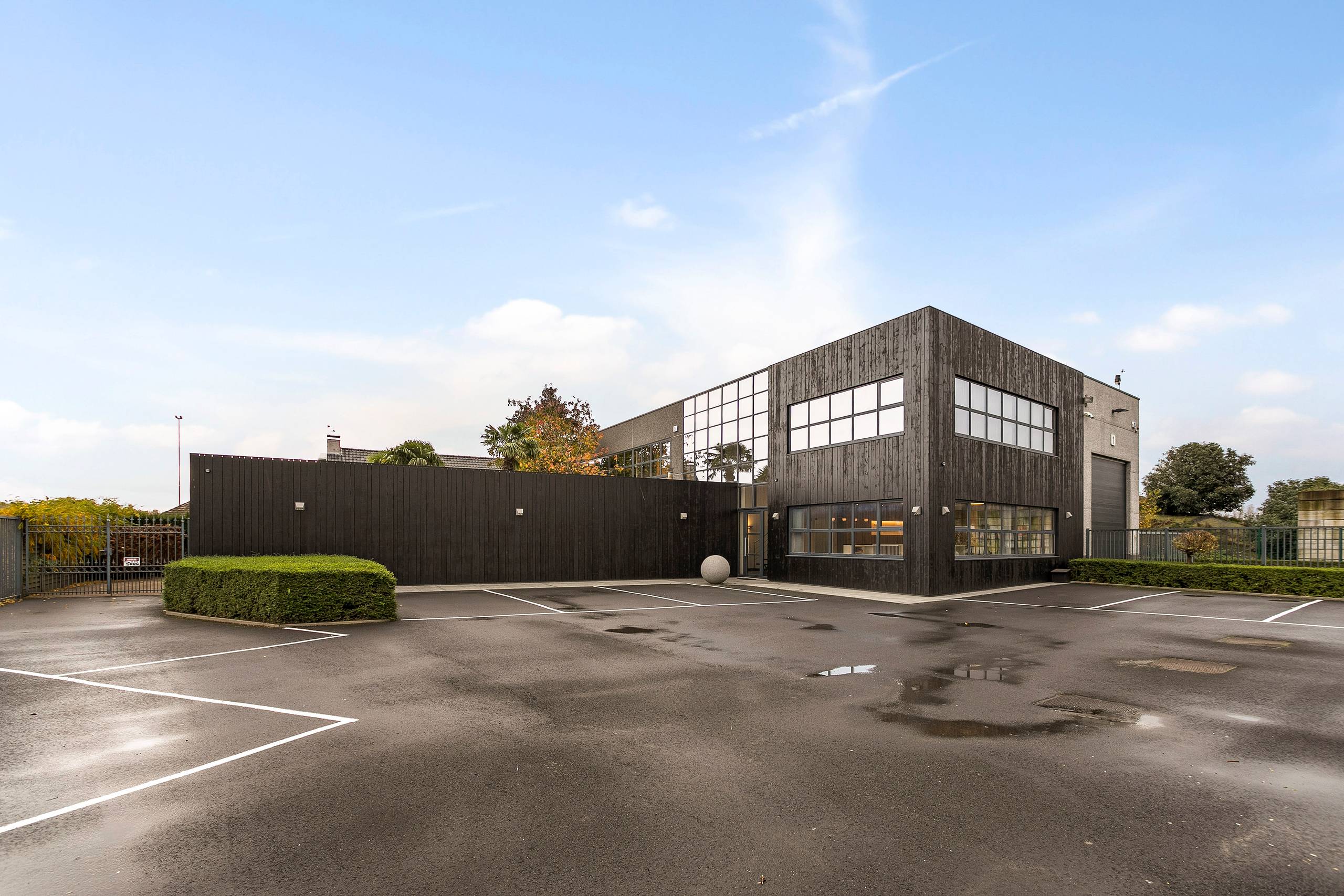 Commercial à louer à Kruisem avec 4 chambres - photo 2