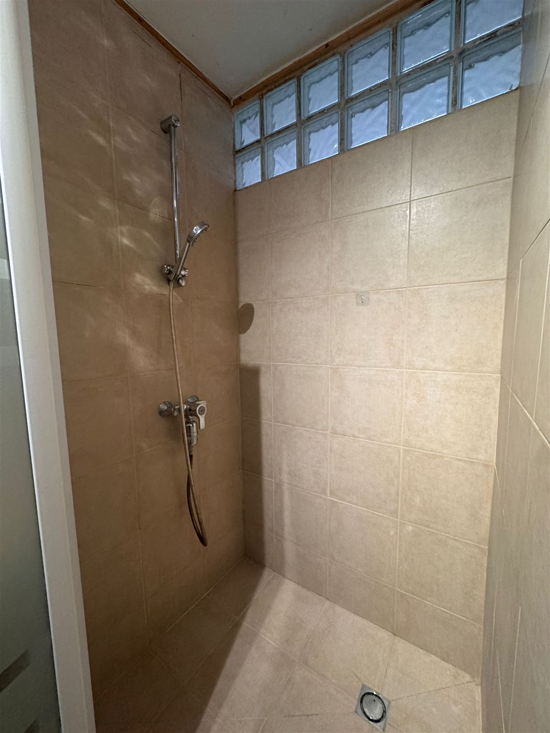 instapklare woning met drie slaapkamers en zonnige tuin - foto 5