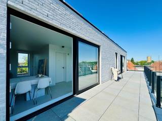 Deze penthouse is als enige appartement van dit project gelegen op de derde verdieping en maakt deel uit van residentie Léon gelegen te...