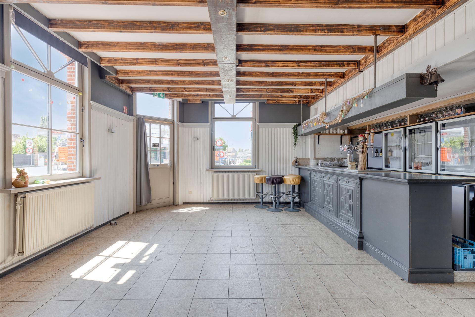 Handelspand met woonst en groot terras - foto 5
