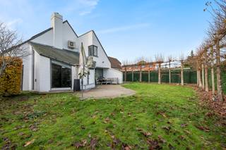 Te koop: ruime open bebouwing in Temse, rustig gelegen en toch nabij openbaar vervoer.Deze woning uit 1995 combineert een moderne afwerking met...