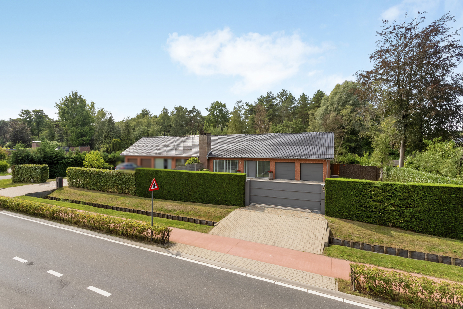 Stijlvolle gezinswoning op 1118m² - 3 slpk. & dubbele garage - foto 1