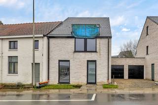 Pour plus d'informations ou pour une visite, appelez le 053 59 49 34 - Cette maison neuve est située dans un endroit privilégié à Ternat...