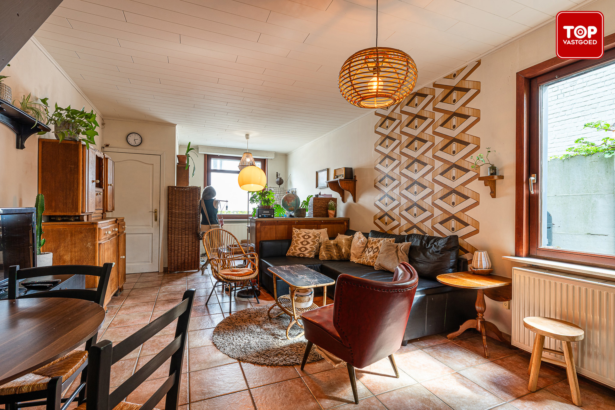 Op te frissen halfopen bebouwing met leuke tuin. - foto 4