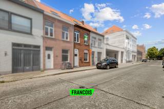 Ontdek deze aangename woning op een uitstekende locatie net buiten het centrum van Brugge. Alle nodige voorzieningen zijn vlot bereikbaar in...
