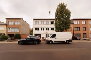 Deze recente studentenresidentie met 23 moderne studio’s, gelegen in een rustige straat in Wilrijk, vormt een uitgelezen opportuniteit...