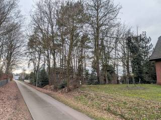 Deze villagrond is gelegen in een rustige, residentiële omgeving, op 1,5km van de Nederlandse grens. Een uitstekende locatie voor mensen die...