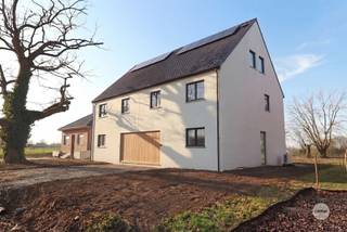 LANDELIJK EN LUXUEUS WONEN IN SINT-TRUIDEN Op enkele minuten van het stadscentrum van Sint-Truiden bouwt Gilen woonprojecten deze charmante luxueuze...