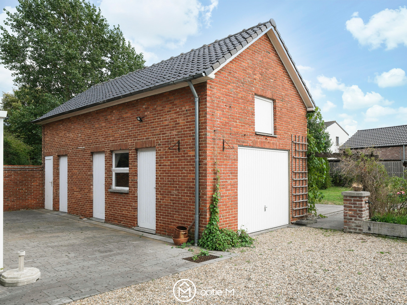 Charmante woning te koop in Bilzen-Hoeselt – verrassend ruim en met veel potentieel - foto 5