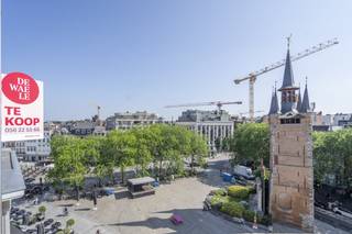 Wonderful apartment to enjoy beautiful views. This apartment is located on the largest terrace in the city (the Grote Markt). Small-scale...