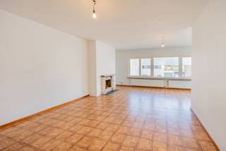 Dit instapklare gelijkvloersappartement, gelegen in de Wijngaardstraat 39 te Mechelen, combineert ruimte, licht en comfort met een...