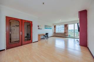 <p><span>Au Luitenant Lippenslaan 52, nous trouvons cet appartement prêt à être emménagé à vendre. L'appartement est situé près du centre-ville, à proximité des magasins, des écoles, des transports publics et des principales voies d'accès. Grâce à la combinaison de l'espace, de la lumière et de l'emplacement pratique, c'est la résidence idéale pour les familles et les couples.<br /><br />L'appartement dispose d'un espace de vie </span></p>