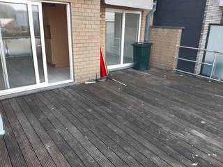Dit knus appartement beschikt over één slaaphoek met afzonderlijke badkamer.<br />Eveneens : living met open keuken en zithoek.<br />Eveneens : een uitzonderlijk terras.<br /><br />Verwarming en water is inbegrepen in de vaste kosten t.b.v. 60 euro / maand.