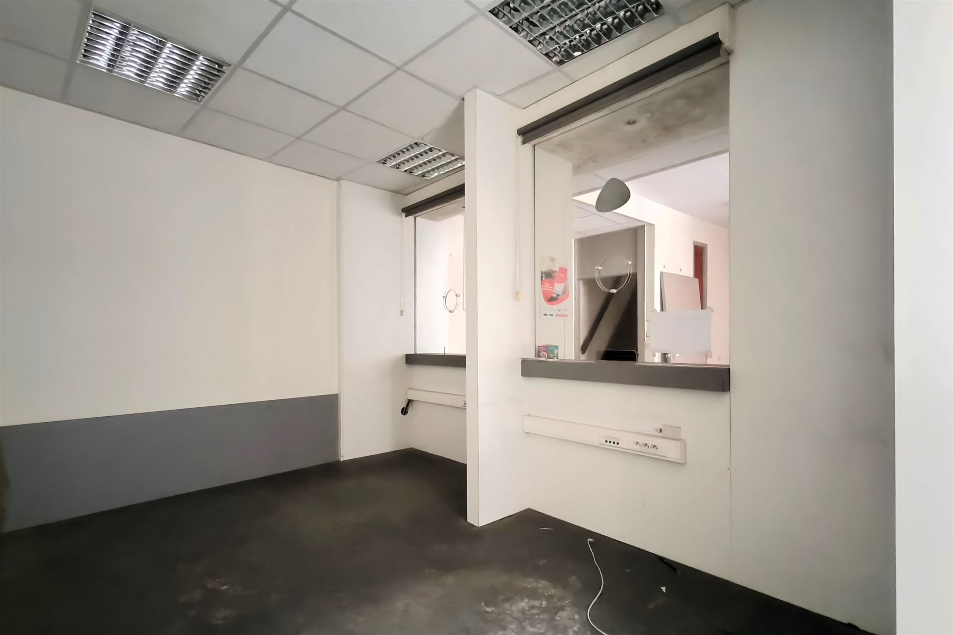 Te renoveren kantoorgebouw (311m²) in het historisch centrum van Borgloon - foto 4