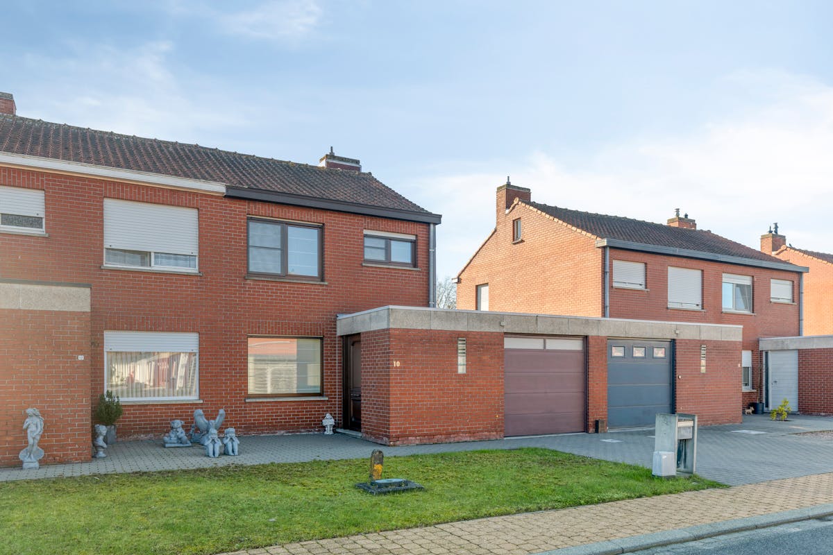 Ready to move in house in Rumbeke - photo 2