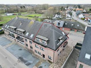 Centraal gelegen én Ruim appartement met 2 SLPK!Het appartement is gelegen in het centrum van de faluintjesgemeente 'Meldert', met in de nabijheid...