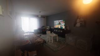 Bij het betreden van het appartement komt u binnen via de inkomhal, die toegang biedt tot de woonkamer en de keuken. Aansluitend bevindt zich...