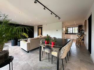 PITTORESK GELEGEN NIEUWBOUWWONING met LUXUEUZE UITSTRALING en een gezellige tuin, die deel uitmaakt vaan een PRACHTIGE WOONSITE in de...