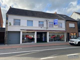 Gebouw voor gemengd gebruik te koop in Leuven/Wilsele waar wonen en werken mogelijk is.Dit gebouw heeft reeds een lange geschiedenis. Ooit was het...