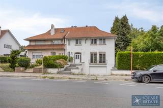 Square Estate biedt u deze ruime eengezinswoning aan, ideaal gelegen aan de Romeinsesteenweg. Deze woning met 3 gevels biedt veel ruimte en is als...