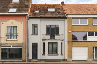 Knap gerenoveerde woning (175m²) met 4 slaapkamers en leuke stadstuin te Hasselt. Belangrijkste troeven:   - Centrale ligging- Totaalrenovatie...