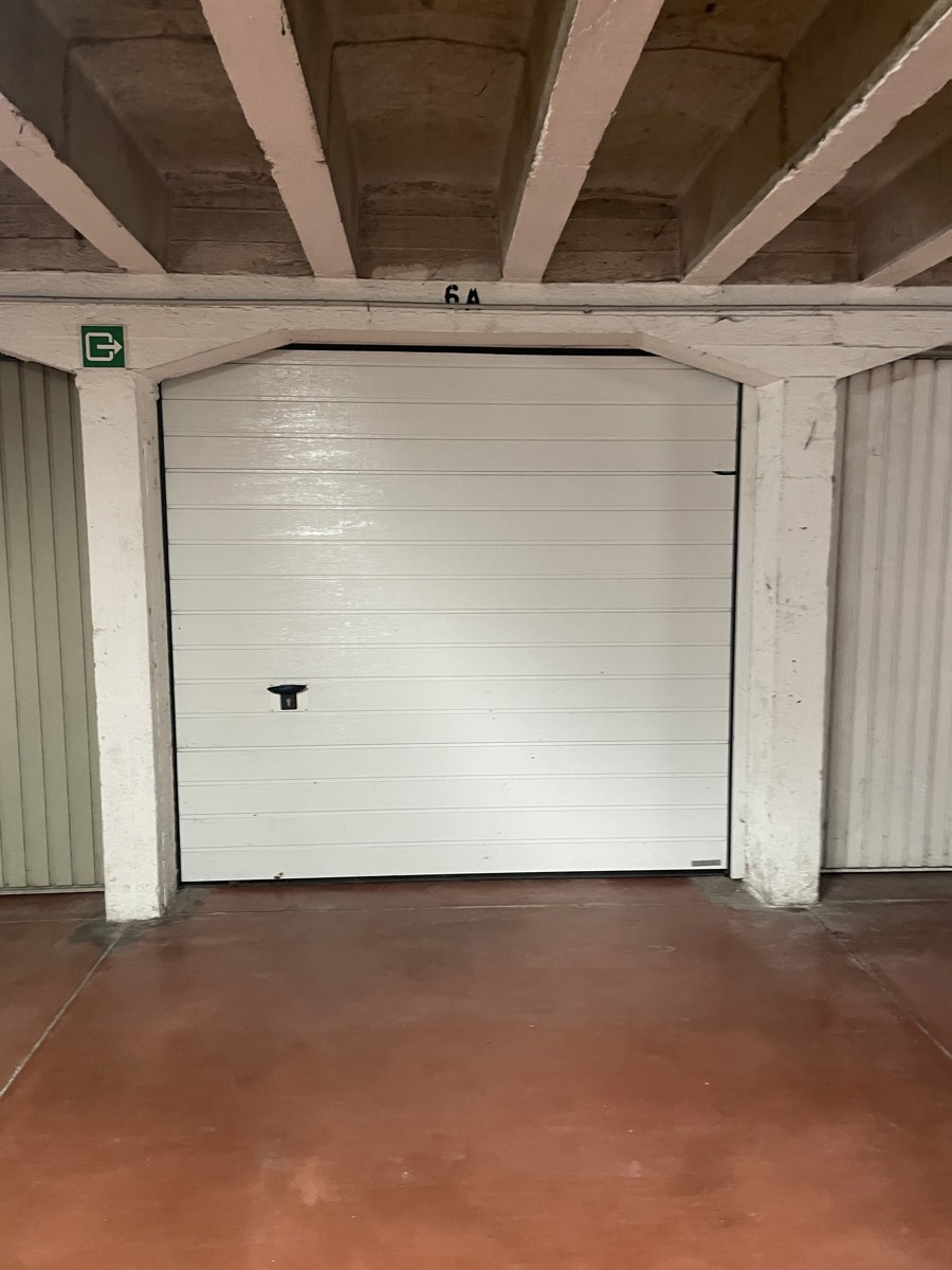 Gesloten parkeerplaats langs de Bracopslaan in Anderlecht. - foto 4