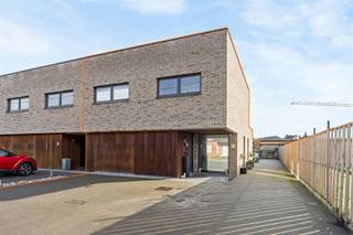 Ruime energiezuinige HOB met 3 slaapkamers rustig gelegen op een perceel van 3a92 te Leopoldsburg. Belangrijkste troeven:- Rustige ligging en op...