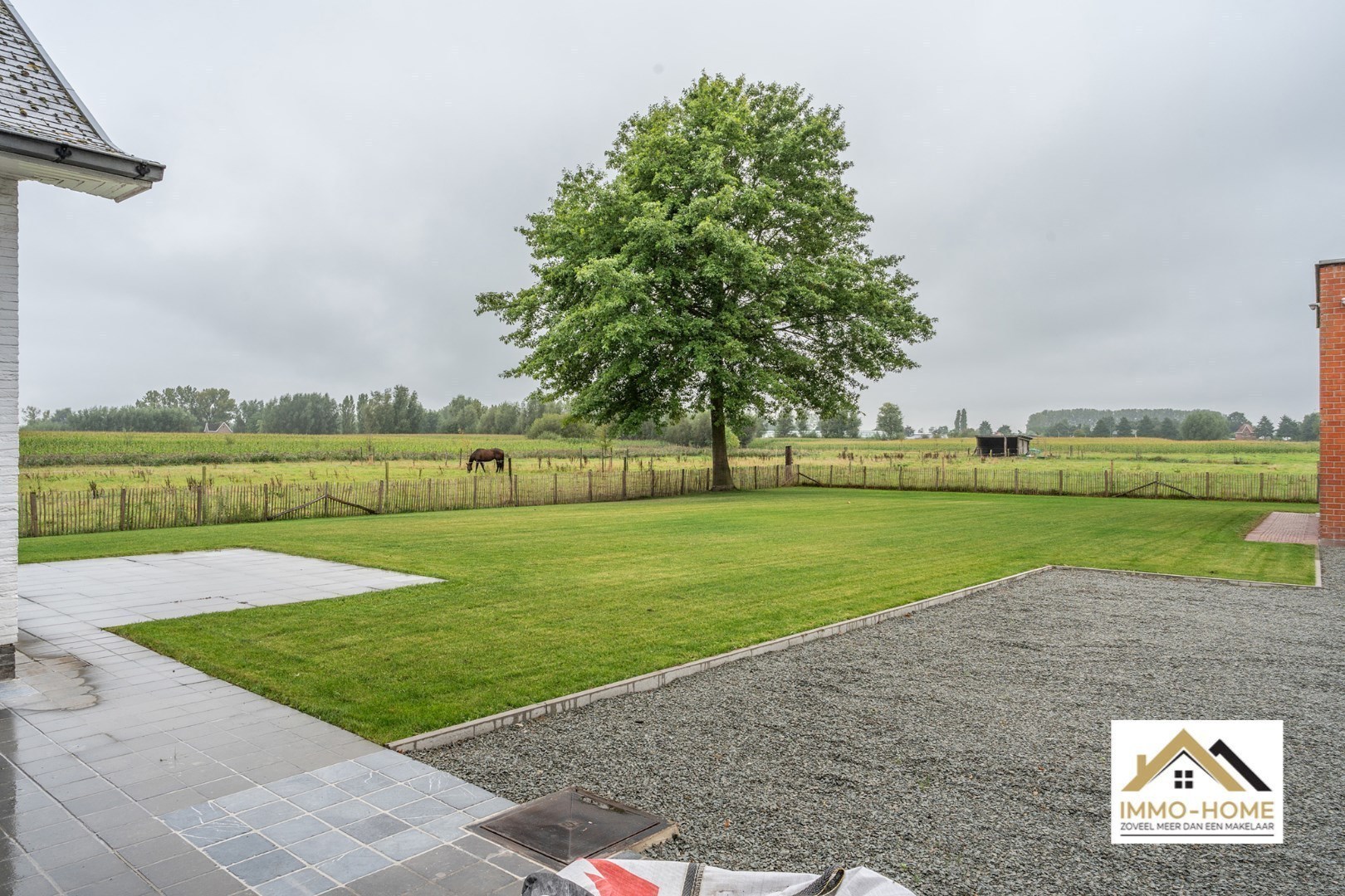 Ruime woning met magazijn en open zicht op topligging - foto 2