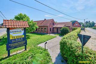 Deze oude hoeve heeft jarenlang dienst gedaan als brasserie en stond lokaal bekend voor haar legendarische pannekoeken en ijscoupes. De horecaperiode...