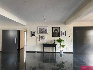 Riante loft van 300 m² met industrieel karakter in de geliefde Markgravebuurt!*Meer info/bezoek? vv@clissenimmo.be*In de gegeerde Markgravebuurt,...