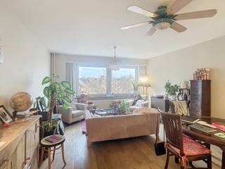 Appartement confortable d'une chambre dans le centre de Louvain.Cet appartement est situé au quatrième étage et se compose d'un hall d'entrée (avec...