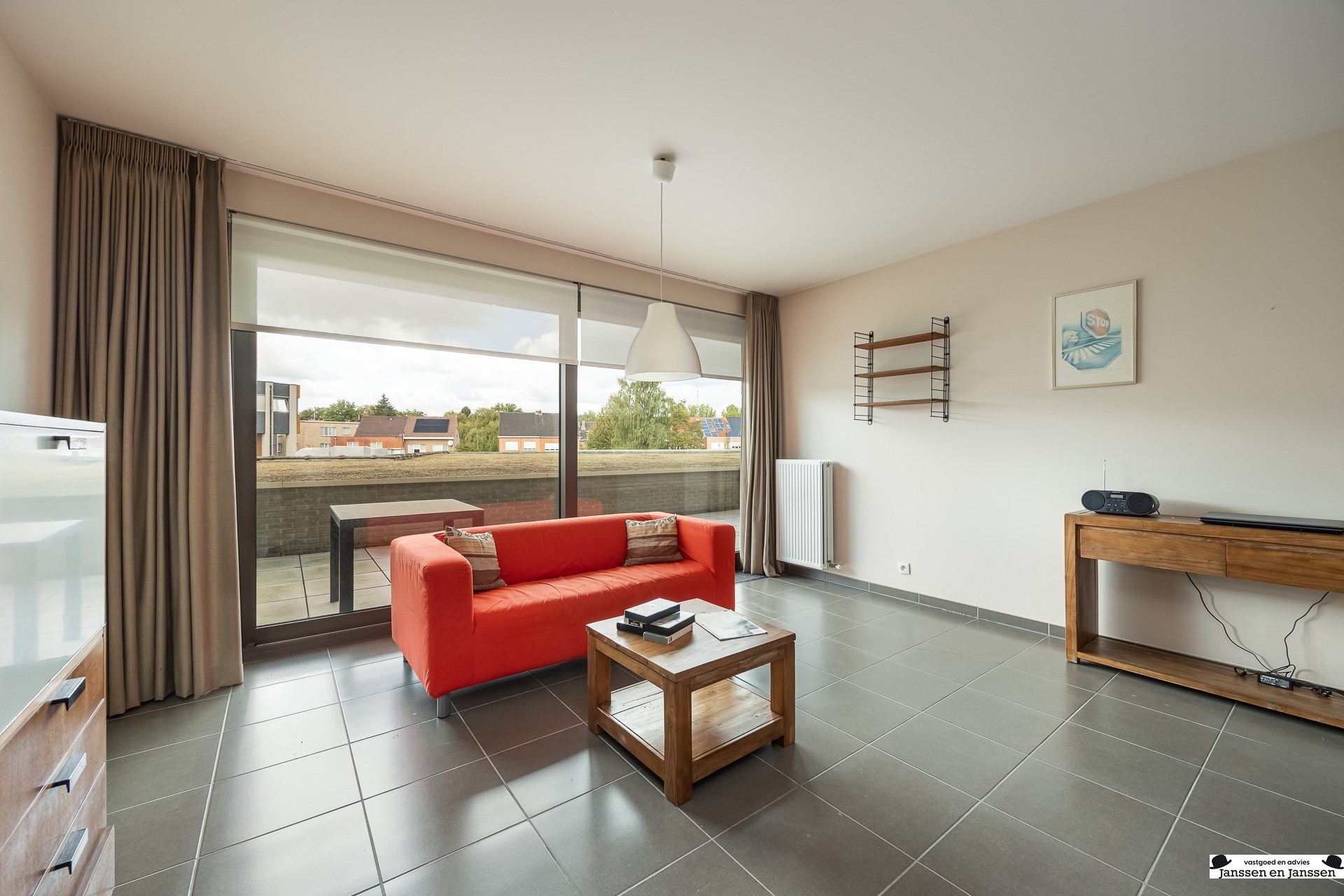 Instapklaar 1-slaapkamerappartement met groot terras in hartje Brasschaat - foto 5