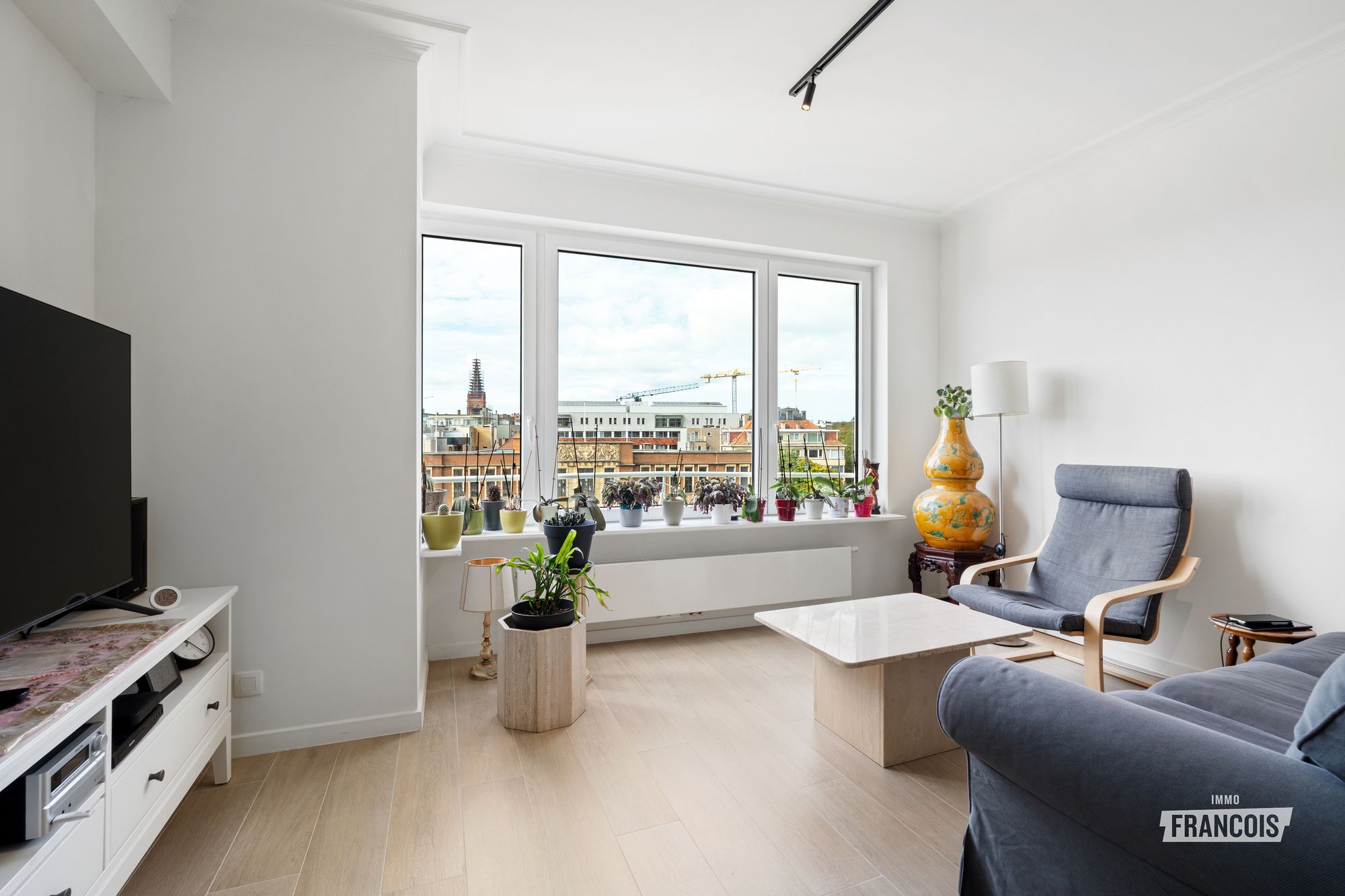 Gerenoveerd tweeslaapkamer appartement in hartje Oostende. - foto 5