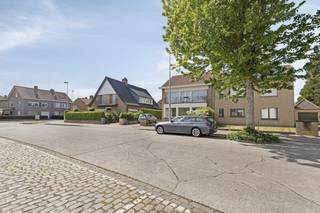 Deze opbrengsteigendom, gelegen langs de Abdijbekestraat in het gegeerde Sint-Andries, biedt een combinatie van ligging, ruimte en functionaliteit...